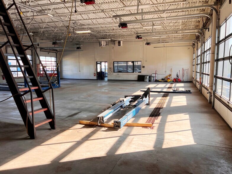 More Photos Of 615 Washington St, Brainerd Auto Repair For Lease