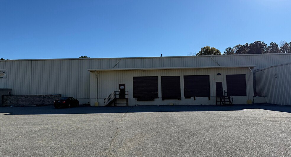 More Photos Of 8433 Erle Rd, Mechanicsville Warehouse For Sale
