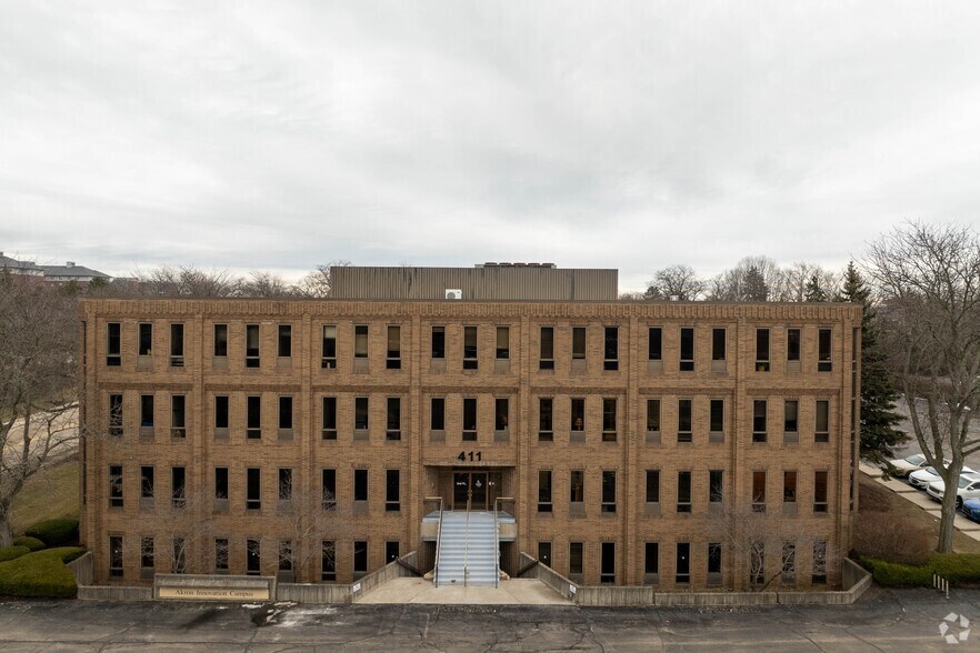 More Photos Of 411 Wolf Ledges Pky, Akron Office For Lease