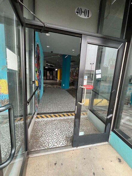 More Photos Of 4001 Northern Blvd, Long Island City Restaurant For Lease