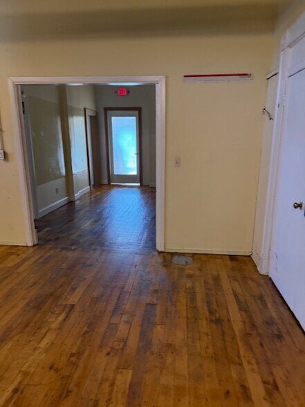 More Photos Of 419 Lincoln St, Marlborough Light Manufacturing For Lease