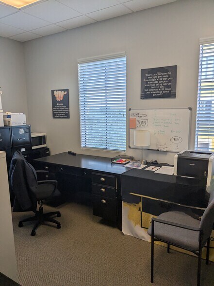 More Photos Of 7065 Westpointe Blvd, Orlando Loft Creative Space For Sale