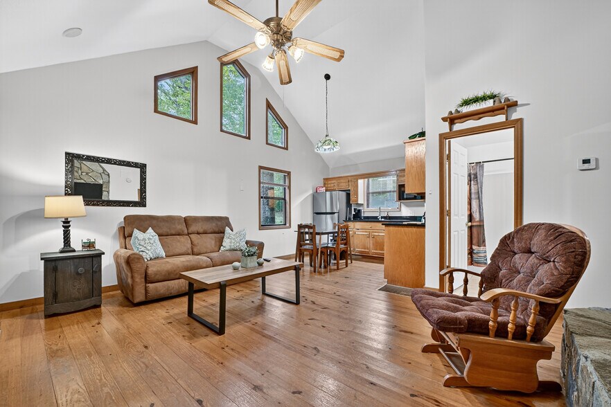 More Photos Of 77 Alpine Way, Blairsville Hotel For Sale