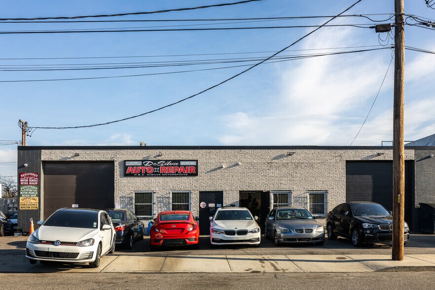 More Photos Of 385 Sheffield Ave, West Babylon Flex For Lease