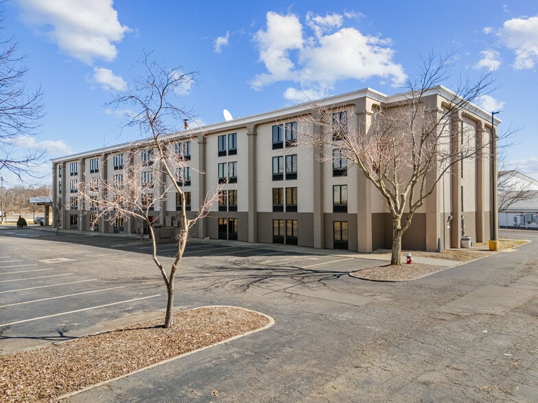 More Photos Of 5335 Broadmoor Cir NW, Canton Hotel For Sale
