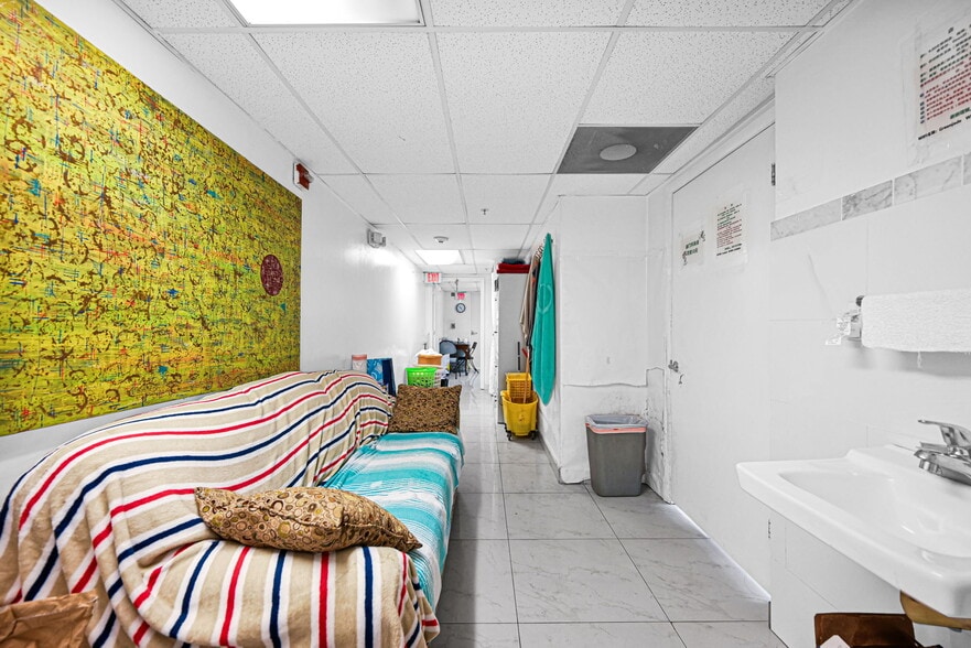 More Photos Of 2301 Wilton Dr, Wilton Manors Apartments For Sale
