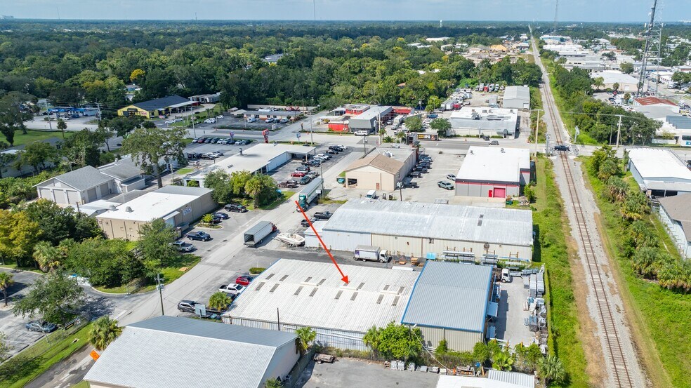 More Photos Of 809 Swift St, Daytona Beach Warehouse For Lease