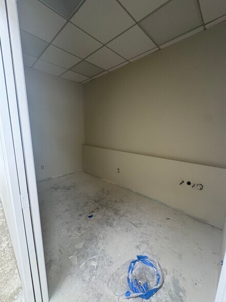 More Photos Of 1816 Pacific Coast Hwy, Lomita Office For Sale