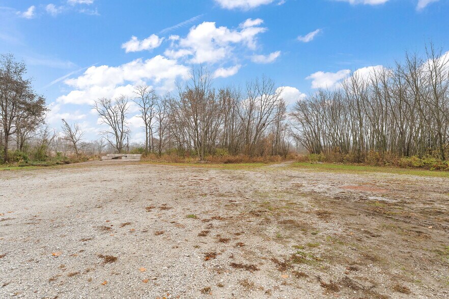 More Photos Of 345 N 400 E, Valparaiso Warehouse For Lease