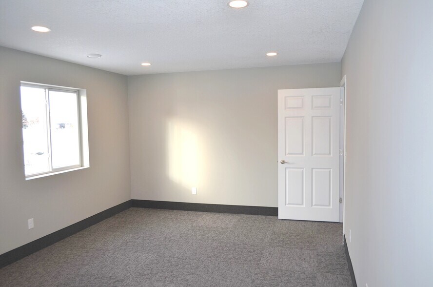 More Photos Of 7771 College Rd, Baxter Warehouse For Sale