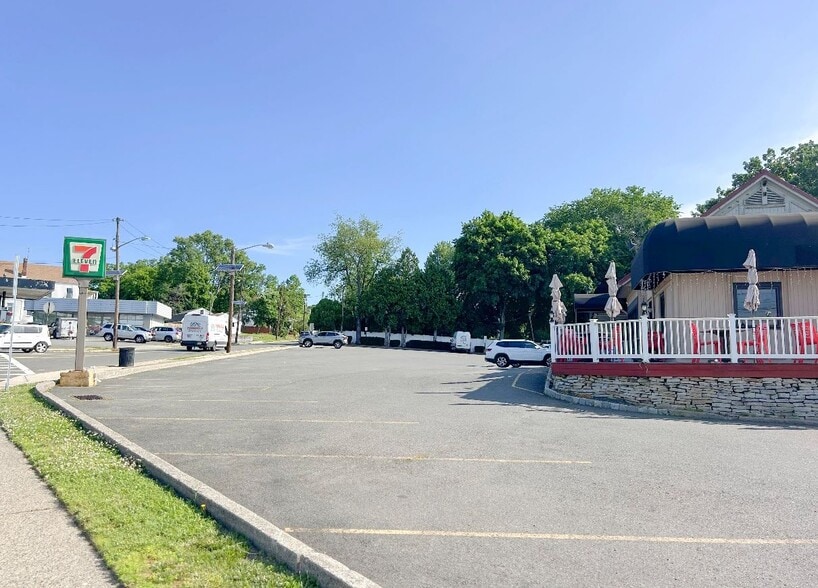 More Photos Of 118 Godwin Ave, Midland Park Convenience Store For Sale