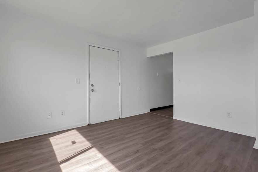 More Photos Of 1928 Agler Rd, Columbus Apartments For Sale