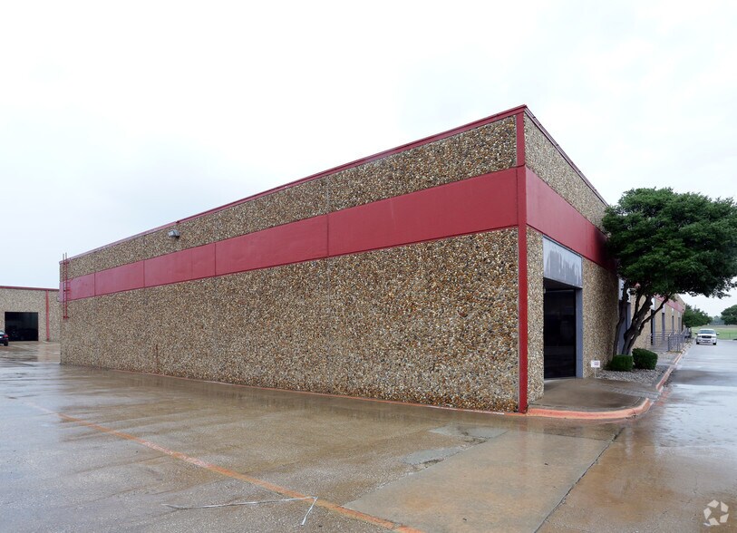 More Photos Of 3235 Skylane Dr, Carrollton Distribution For Lease