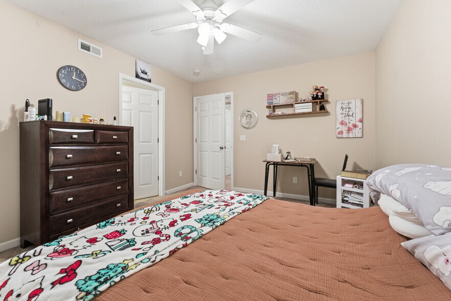 More Photos Of 520 Baird Cove Rd, Franklin Apartments For Sale