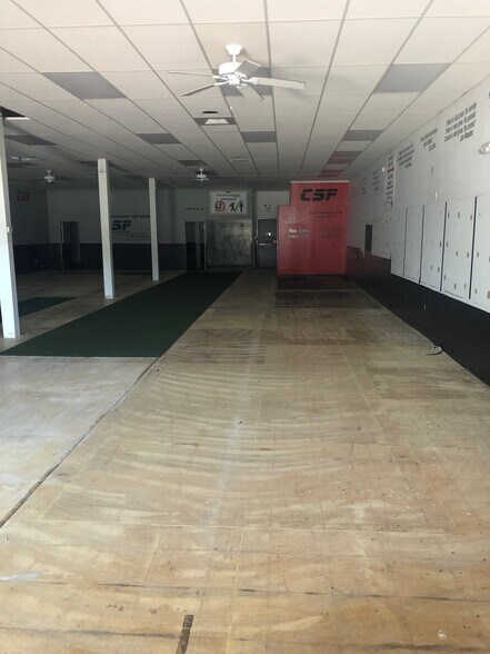 More Photos Of 170 Elm St, West Springfield Unknown For Lease