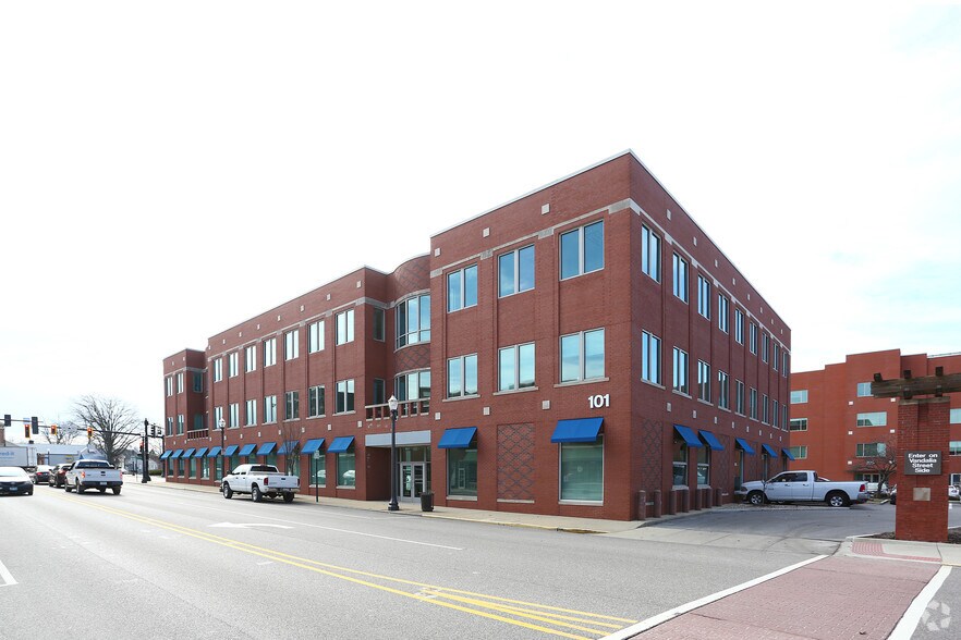 More Photos Of 101 W Vandalia St, Edwardsville Coworking Space