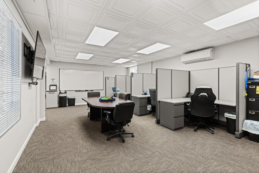More Photos Of 642 Central Ave, Dover Office For Lease