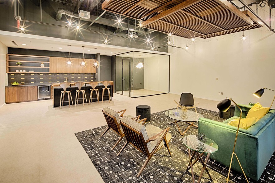 More Photos Of 2245 Monroe St, Herndon Office For Lease