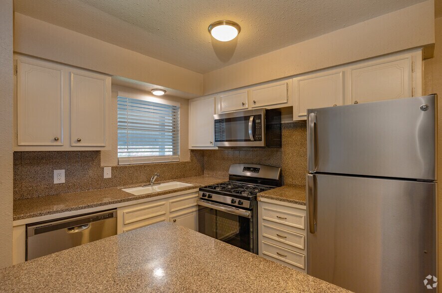 More Photos Of 1101 E Main St, League City Apartments For Sale