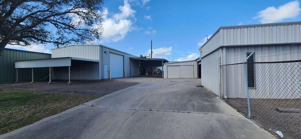 More Photos Of 4802 Neptune St, Corpus Christi Warehouse For Lease