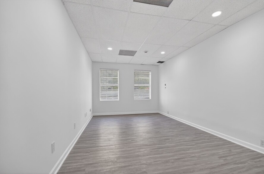 More Photos Of 8607-8609 2nd Ave, Silver Spring Medical For Sale