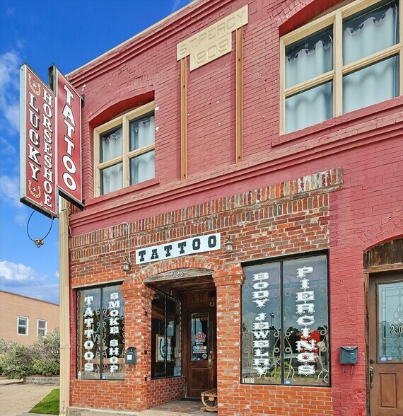 More Photos Of 1426 N Main St, Fort Worth Storefront Retail Office For Lease