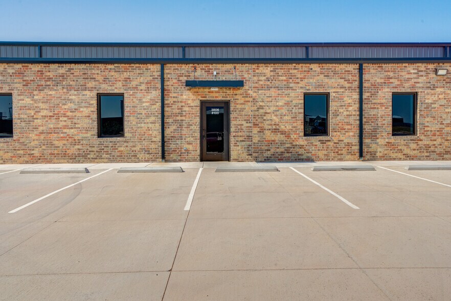 More Photos Of 9007 CR 6820, Lubbock Warehouse For Lease