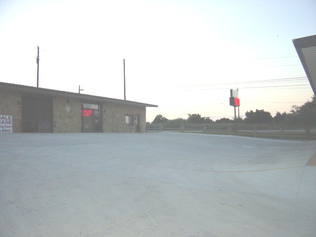 More Photos Of 120 Frog Pond Ln, Dripping Springs Freestanding For Lease