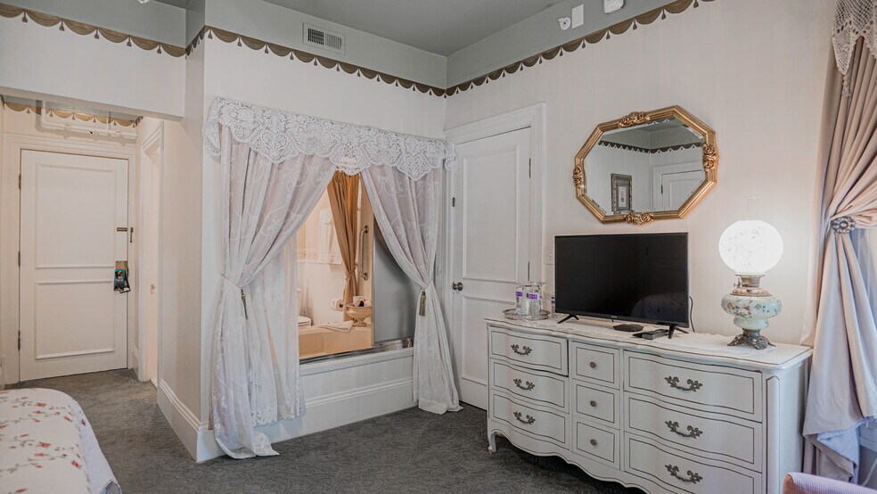 More Photos Of 118 S 300 W, Heber City Hospitality For Sale