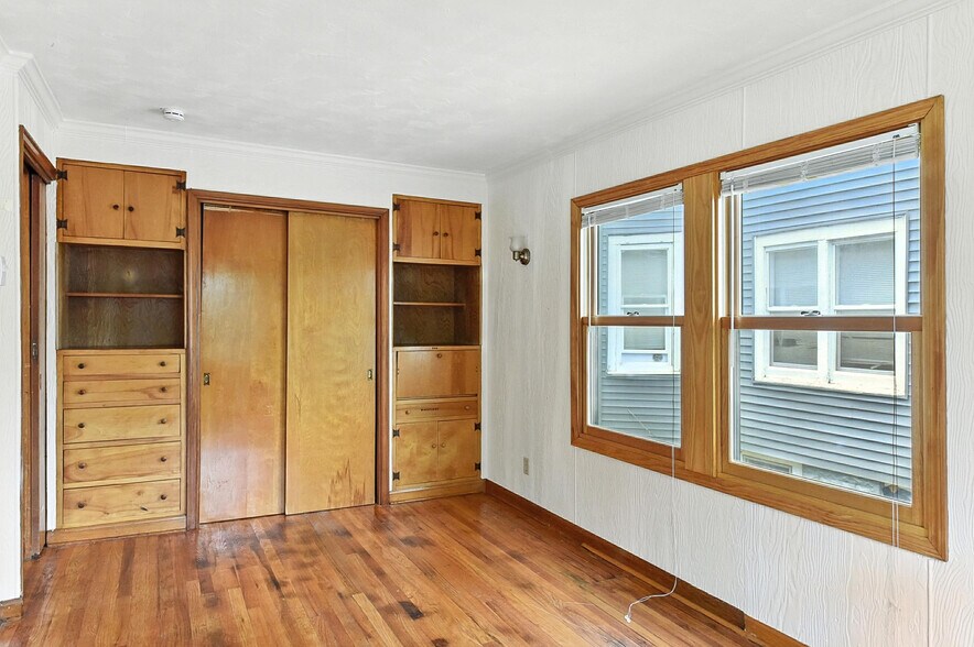 More Photos Of 817 N 48th St, Omaha Apartments For Sale