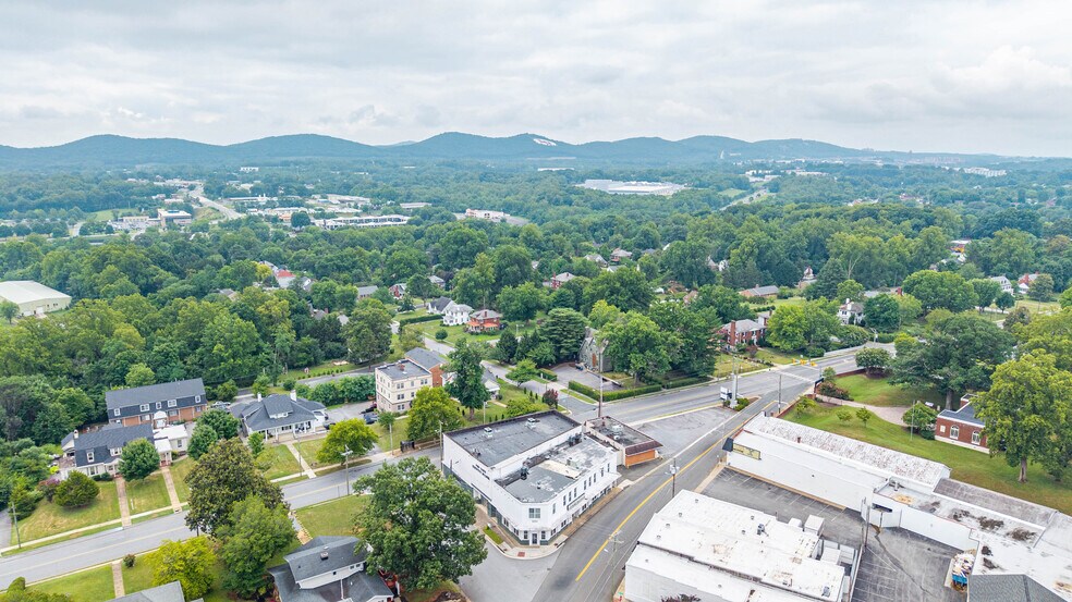 More Photos Of 3506 Memorial Ave, Lynchburg Office For Sale