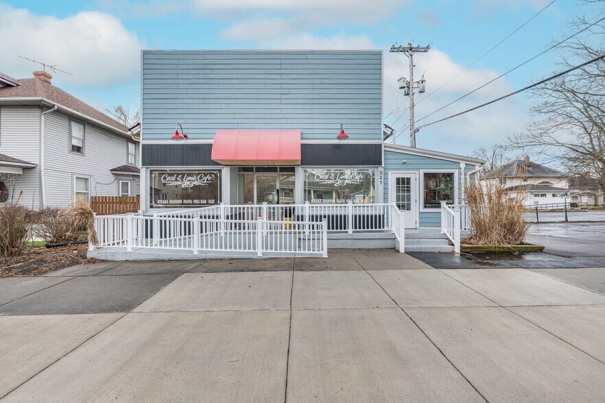 More Photos Of 227 E Cecil St, Springfield Restaurant For Sale