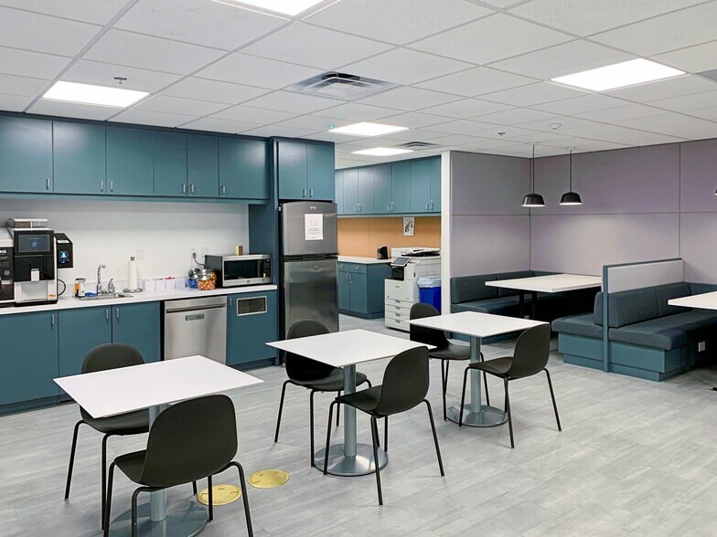 Primary Photo Of 302 E Carson Ave, Las Vegas Coworking Space