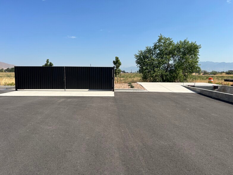 More Photos Of 1548 American Way, Payson Warehouse For Lease