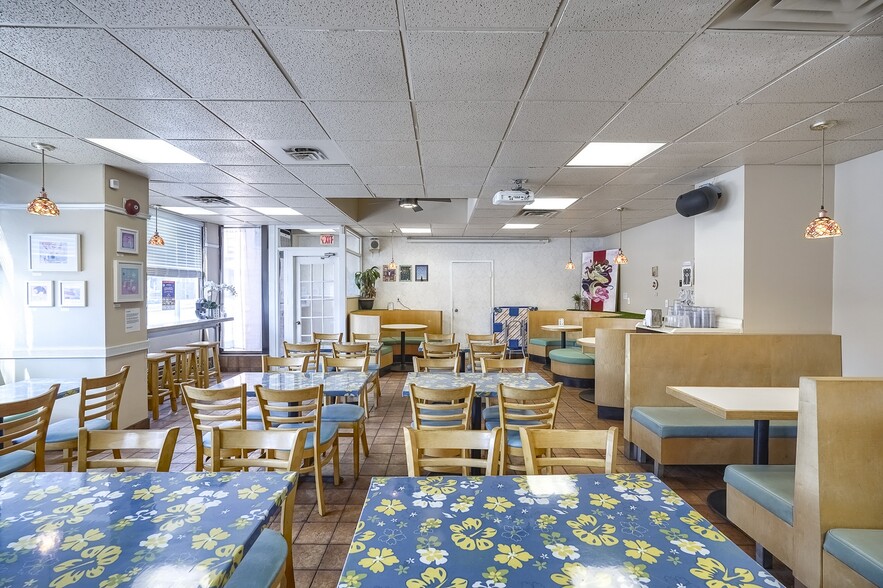 More Photos Of 369 Keele St, Toronto Restaurant For Lease