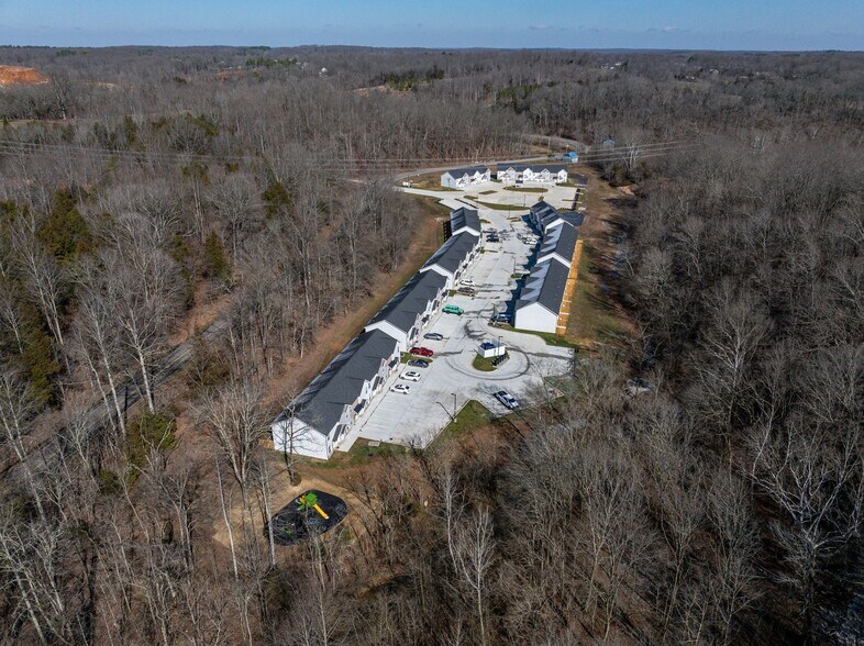 More Photos Of 100 Henry Dr, Burns Apartments For Sale