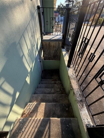 More Photos Of 5610 N Nebraska Ave, Tampa Office For Sale