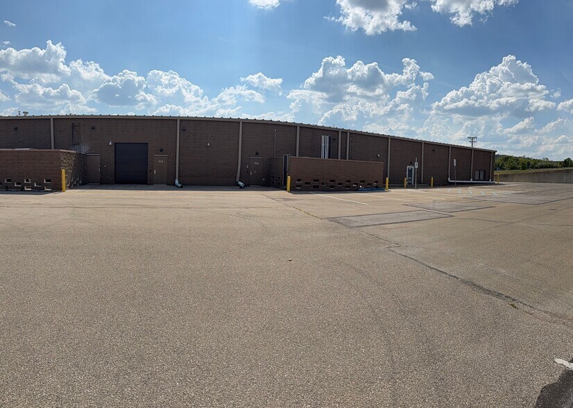 More Photos Of 934-942 Valley Creek Dr, Farmington General Retail For Lease