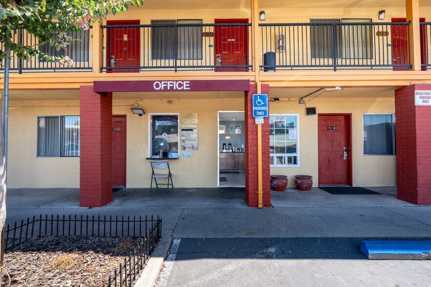 Primary Photo Of 9515 Folsom Blvd, Sacramento Hotel For Sale