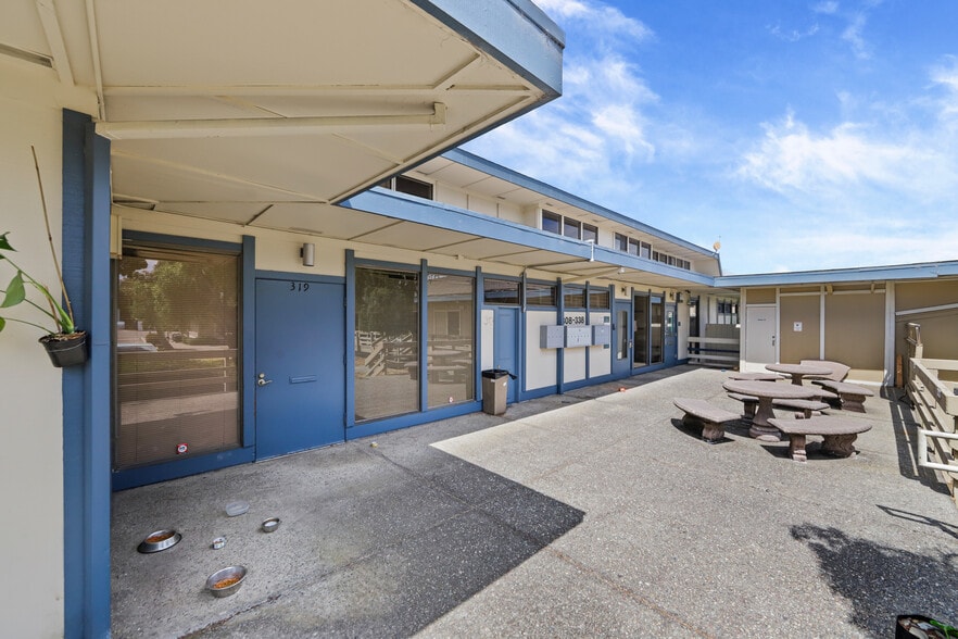 More Photos Of 300 Pendleton Way, Oakland Office For Sale