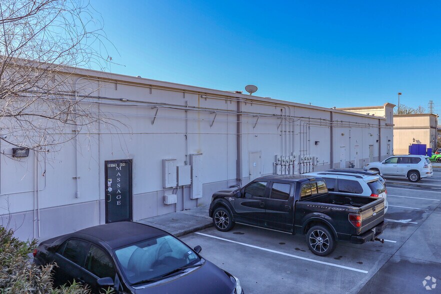 More Photos Of 3809 Atascocita Rd, Humble Storefront For Lease