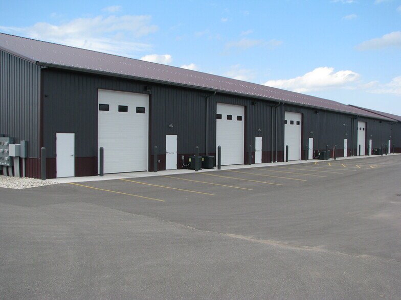 More Photos Of 3862 Norrie Dr, New Franken Showroom For Lease