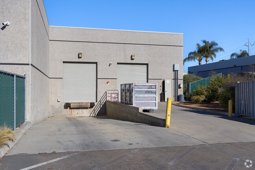 More Photos Of 8885 Rehco Rd, San Diego Flex For Sale