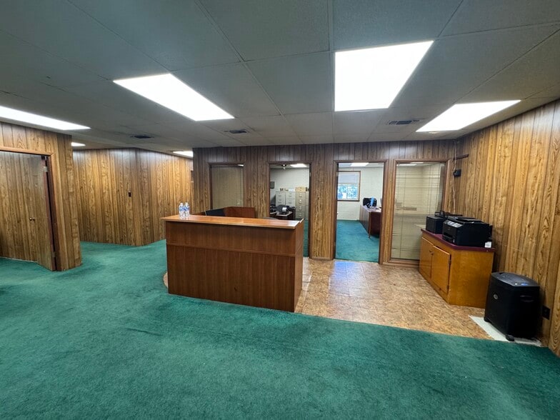 More Photos Of 10408 State Highway 64 E, Tyler Theater Concert Hall For Sale