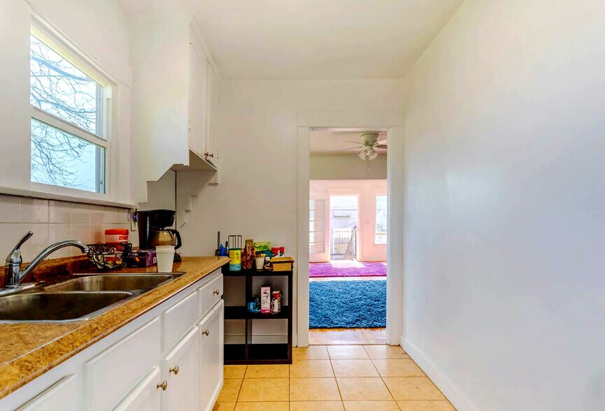 More Photos Of 2113 W Sunset Blvd, Los Angeles Storefront Retail Office For Lease