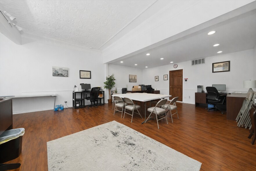More Photos Of 2447 N Ashland Ave, Chicago Storefront Retail Residential For Lease