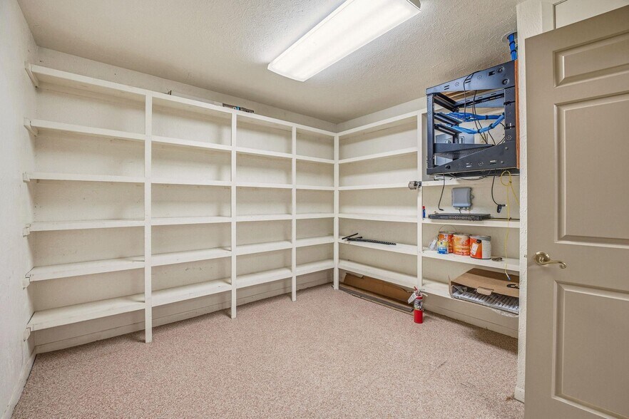 More Photos Of 240 W Green St, Stephenville Office For Sale