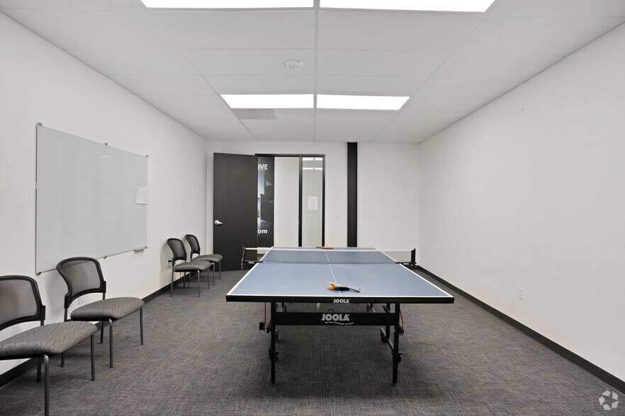 More Photos Of 324-328 S Myrtle Ave, Monrovia Office For Sale