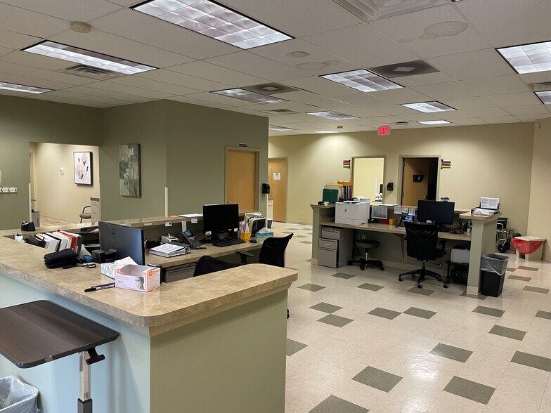 More Photos Of 10050 Roosevelt Blvd, Philadelphia Storefront For Lease