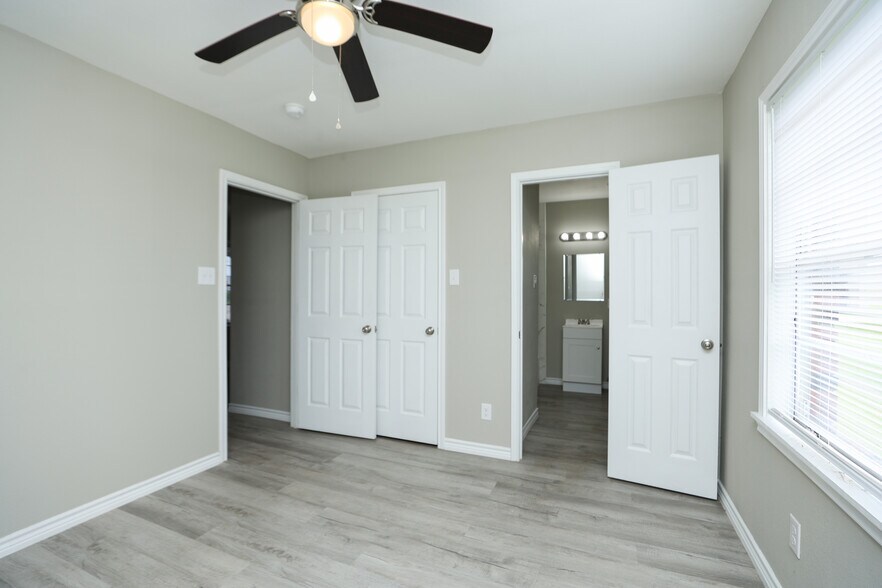 More Photos Of 1101 Demolay St, La Marque Apartments For Sale